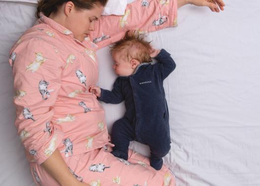 Mum and baby co-sleeping