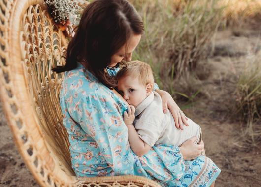 toddler breastfeeding