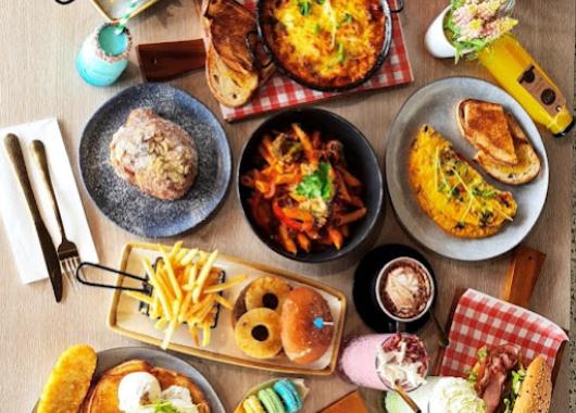 Examples of food at Little Growling Cafe