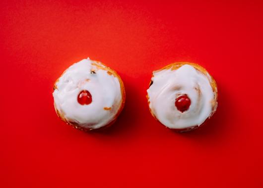 Cakes that look like breasts