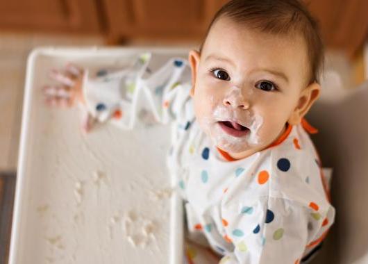 baby eating