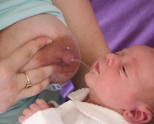 How To Prevent Breast Milk From Leaking