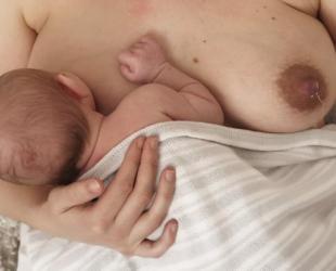 https://www.breastfeeding.asn.au/sites/default/files/styles/cards_310x250_/public/2021-11/Let-down%20cropped.jpg?h=fa4132c8&itok=kR7NA5U8