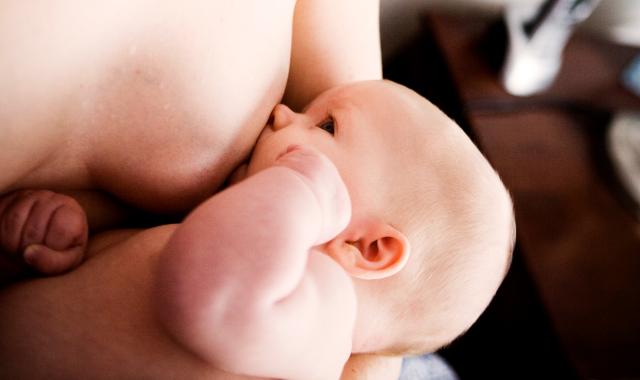 https://www.breastfeeding.asn.au/sites/default/files/styles/large/public/2021-11/_MG_8072%20Michelle.jpg?h=59548488&itok=pNCCb0Yn