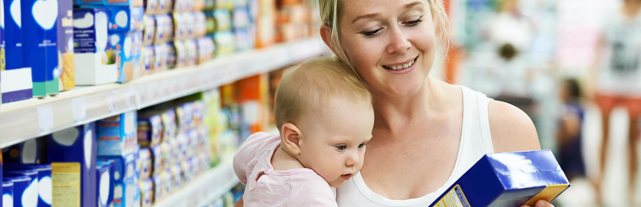 women choosing food